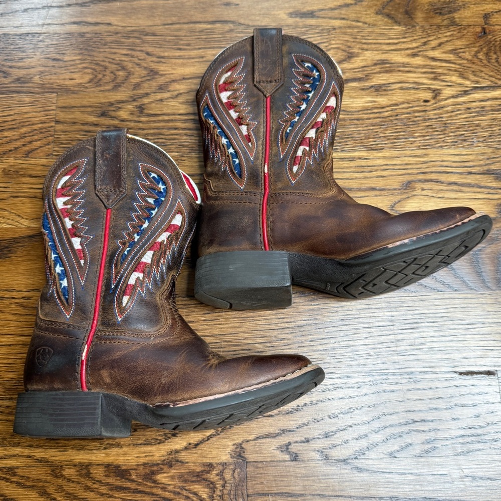 ARIAT Kids QuickDraw Venttek Western Cowboy Boots with American Flag Size 9.5